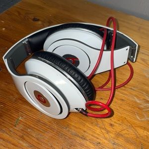 Beats by Dr Dre wired
